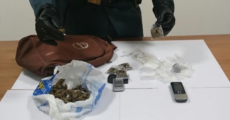 Cronaca Abruzzo - DROGA: MARIJUANA IN CASA DI SENEGALESE, ARRESTATO Cronaca Abruzzo - DROGA: MARIJUANA IN CASA DI SENEGALESE, ARRESTATO