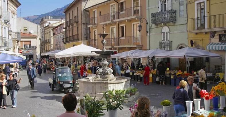 Economia Abruzzo - COMMERCIO: REGIONE ABRUZZO PRESENTA TESTO UNICO
