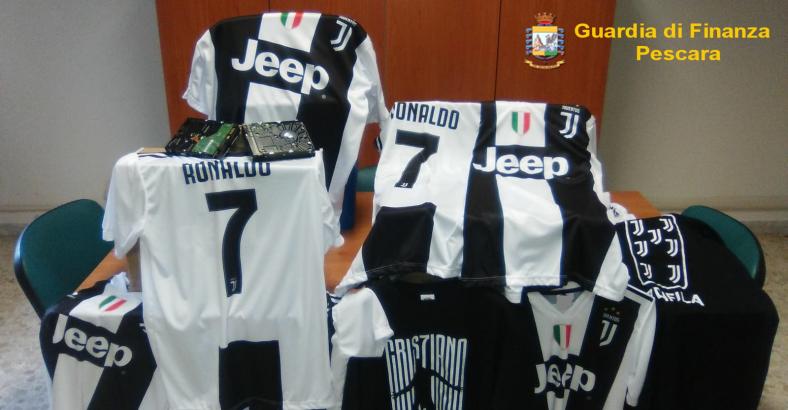 Cronaca Abruzzo - FALSE MAGLIE JUVENTUS E CR7, SEQUESTRO DELLA GDF ABRUZZO Cronaca Abruzzo - FALSE MAGLIE JUVENTUS E CR7, SEQUESTRO DELLA GDF ABRUZZO