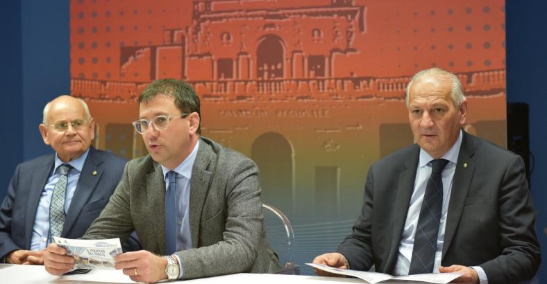 Politica Abruzzo - PULLMAN DEI PARCHI: COLLEGAMENTO TRA ROMA E ALTO SANGRO Politica Abruzzo - PULLMAN DEI PARCHI: COLLEGAMENTO TRA ROMA E ALTO SANGRO