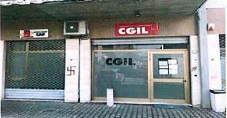 Cronaca Abruzzo - FERRANTE SU SVASTICA SEDE CGIL, NO A RITORNO TEMPI BUI Cronaca Abruzzo - FERRANTE SU SVASTICA SEDE CGIL, NO A RITORNO TEMPI BUI