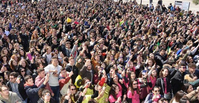 Cronaca Abruzzo - 100 GIORNI ESAME: 4000 GIOVANI A S. GABRIELE Cronaca Abruzzo - 100 GIORNI ESAME: 4000 GIOVANI A S. GABRIELE