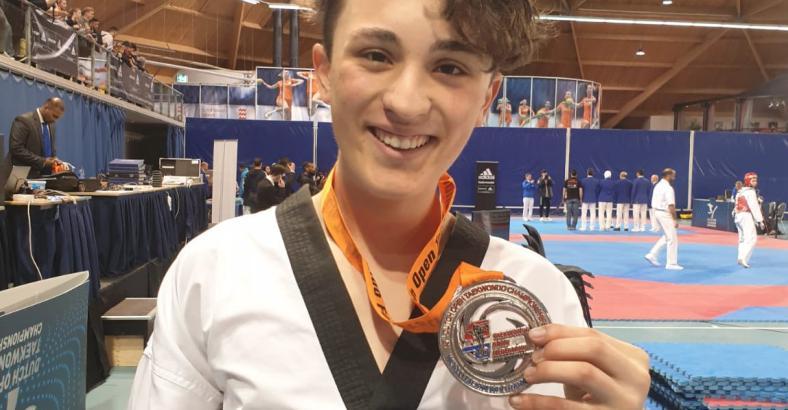 Sport Abruzzo - TAEKWONDO: SANTUCCI VINCE ARGENTO IN OLANDA Sport Abruzzo - TAEKWONDO: SANTUCCI VINCE ARGENTO IN OLANDA
