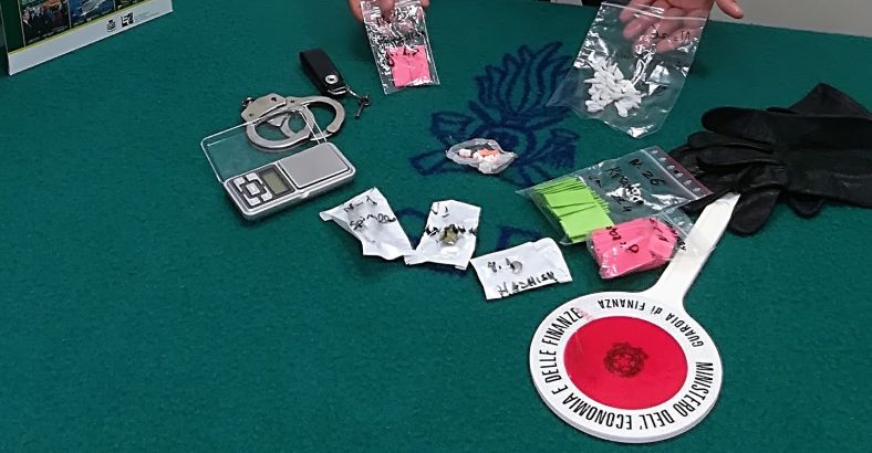 Ultime notizie di Cronaca in Abruzzo - DROGA AL RAVE PARTY, DENUNCE E SEGNALAZIONI Ultime notizie di Cronaca in Abruzzo - DROGA AL RAVE PARTY, DENUNCE E SEGNALAZIONI