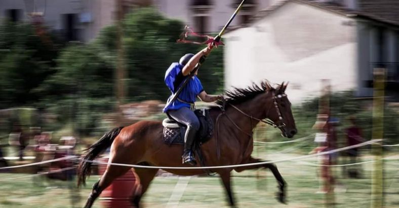 Cronaca Abruzzo - PALIO DELLA STELLA: CAVALIERI IN SFIDA A VILLETTA BARREA Cronaca Abruzzo - PALIO DELLA STELLA: CAVALIERI IN SFIDA A VILLETTA BARREA