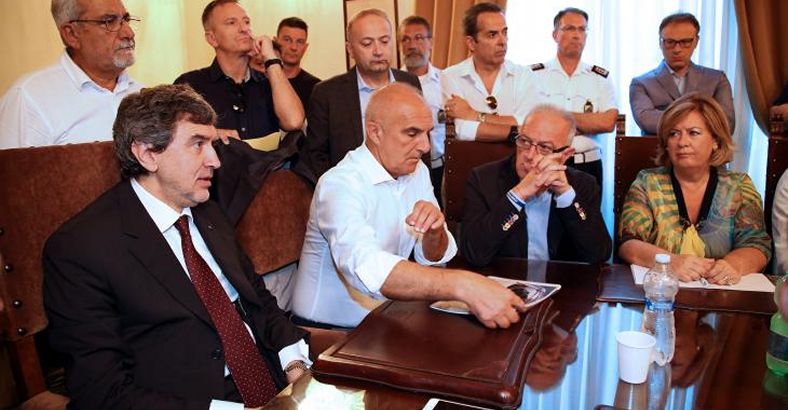 Politica Abruzzo - MALTEMPO: VERI', VERIFICHE IN TUTTI GLI OSPEDALI DELLA COSTA Politica Abruzzo - MALTEMPO: VERI', VERIFICHE IN TUTTI GLI OSPEDALI DELLA COSTA