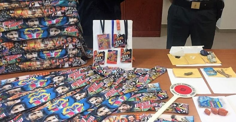 Cronaca Abruzzo - JOVA BEACH PARTY: GDF TROVA DROGA E ARTICOLI CONTRAFFATTI Cronaca Abruzzo - JOVA BEACH PARTY: GDF TROVA DROGA E ARTICOLI CONTRAFFATTI