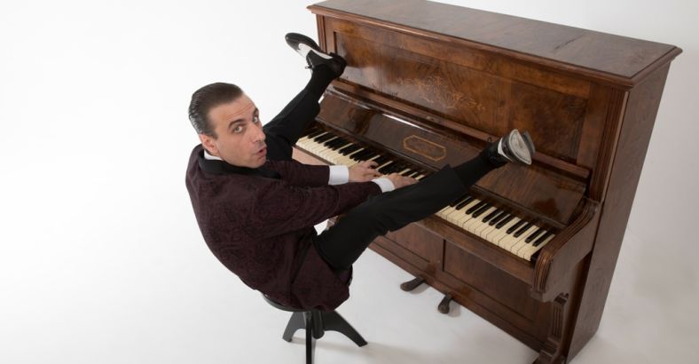 Ultime notizie di Spettacolo in Abruzzo - MUSICA: IL JERRY LEWIS ABRUZZESE LANCIA VIDEO CLIP BOM BOM 3 Ultime notizie di Spettacolo in Abruzzo - MUSICA: IL JERRY LEWIS ABRUZZESE LANCIA VIDEO CLIP BOM BOM 3