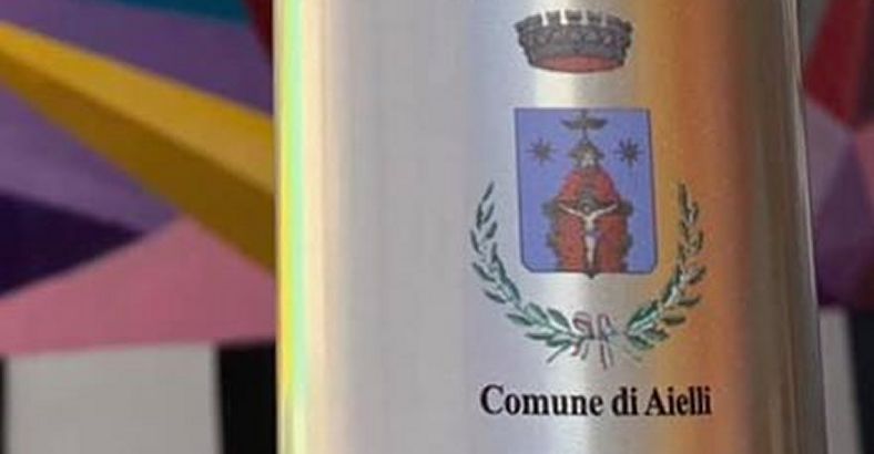 Ambiente Abruzzo - PLASTIC FREE: AIELLI DONA A STUDENTI BORRACCE DI ALLUMINIO Ambiente Abruzzo - PLASTIC FREE: AIELLI DONA A STUDENTI BORRACCE DI ALLUMINIO