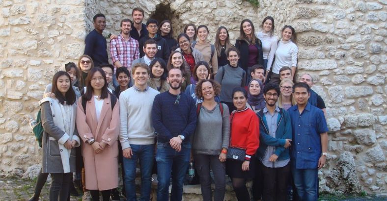 Economia Abruzzo - RICOSTRUZIONE: STUDENTI LSE LONDRA IN VISITA A L'AQUILA Economia Abruzzo - RICOSTRUZIONE: STUDENTI LSE LONDRA IN VISITA A L'AQUILA
