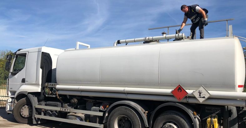 notizie Abruzzo - CONTROLLI A DISTRIBUTORI CARBURANTE, DENUNCE E SEQUESTRO