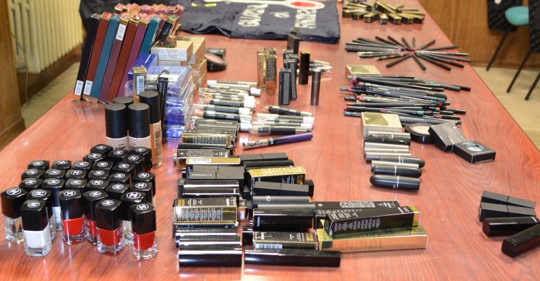 notizie Abruzzo - PROFUMI E COSMETICI FALSI DI NOTE GRIFFE, SEQUESTRO DELLA GDF