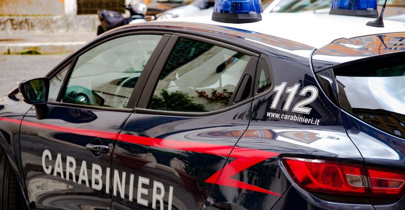 notizie Abruzzo - LATITANTE SI CONSEGNA MA NON CI SONO ATTI, RIMANDATO A CASA