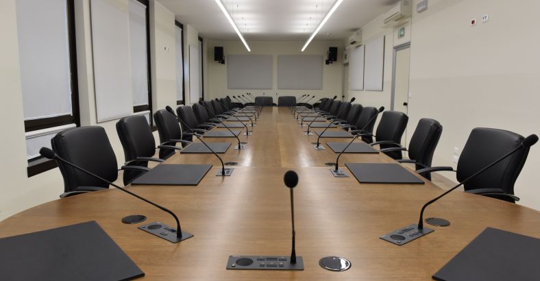 Politica Abruzzo - REGIONE ABRUZZO: NUOVA TECNOLOGIA PER SALA COMMISSIONI Politica Abruzzo - REGIONE ABRUZZO: NUOVA TECNOLOGIA PER SALA COMMISSIONI