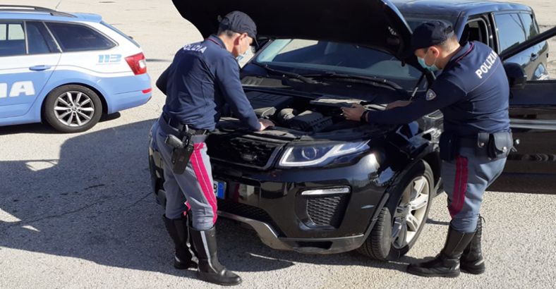 notizie Abruzzo - FUGGE SULLA A14 CON AUTO RUBATA, INDAGINI DELLA POLIZIA
