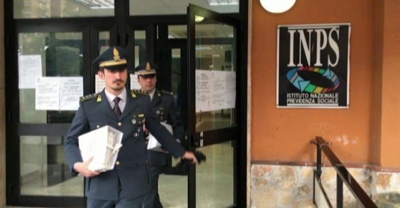 Cronaca Abruzzo - PRENDE REDDITO DI CITTADINANZA MA HA 40 CASE, DENUNCIATO Cronaca Abruzzo - PRENDE REDDITO DI CITTADINANZA MA HA 40 CASE, DENUNCIATO