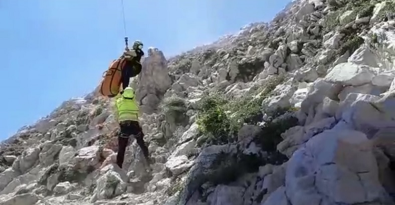 Cronaca Abruzzo - MONTAGNA: SOCCORSO RECORD SUL GRAN SASSO Cronaca Abruzzo - MONTAGNA: SOCCORSO RECORD SUL GRAN SASSO