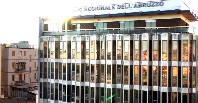 Politica Abruzzo - CALCIO: REGIONE ABRUZZO STANZIA 400 MILA EURO PER RITIRO NAPOLI Politica Abruzzo - CALCIO: REGIONE ABRUZZO STANZIA 400 MILA EURO PER RITIRO NAPOLI