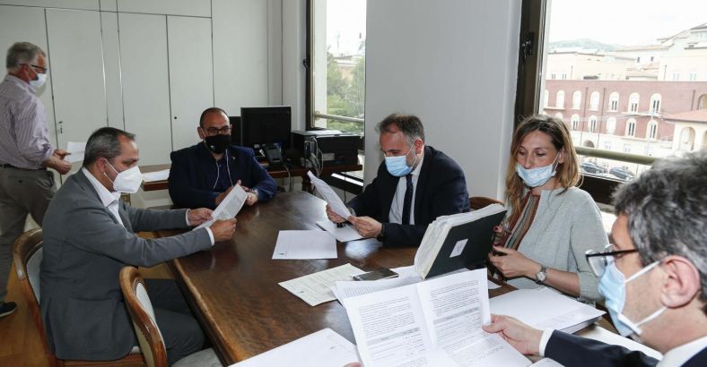 Politica Abruzzo - REGIONE ABRUZZO: GIUNTA, I PROVVEDIMENTI ADOTTATI Politica Abruzzo - REGIONE ABRUZZO: GIUNTA, I PROVVEDIMENTI ADOTTATI