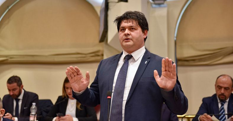 notizie Abruzzo - REGIONE ABRUZZO: MARIANI (AC), MARSILIO E' MEGAFONO DELLA MELONI