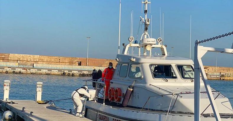 Ultime notizie di Cronaca in Abruzzo - GUARDIA COSTIERA SOCCORRE IN ABRUZZO PESCATORE FERITO Ultime notizie di Cronaca in Abruzzo - GUARDIA COSTIERA SOCCORRE IN ABRUZZO PESCATORE FERITO