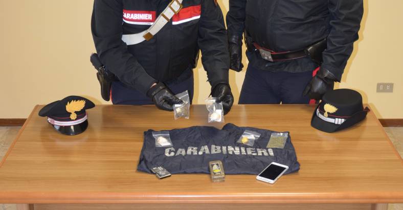 Ultime notizie di Cronaca in Abruzzo - DROGA: ARRESTATO 53ENNE CON DOSI COCAINA, HASCISC E MARIJUANA Ultime notizie di Cronaca in Abruzzo - DROGA: ARRESTATO 53ENNE CON DOSI COCAINA, HASCISC E MARIJUANA