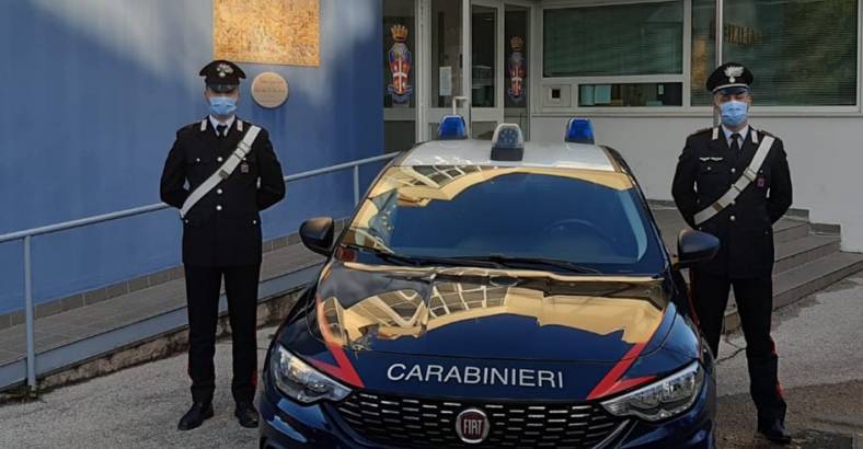 Ultime notizie di Cronaca in Abruzzo - VA PER COMPRARE PORTA BOTTIGLIE E RUBA 2000 EURO, DENUNCIATO Ultime notizie di Cronaca in Abruzzo - VA PER COMPRARE PORTA BOTTIGLIE E RUBA 2000 EURO, DENUNCIATO