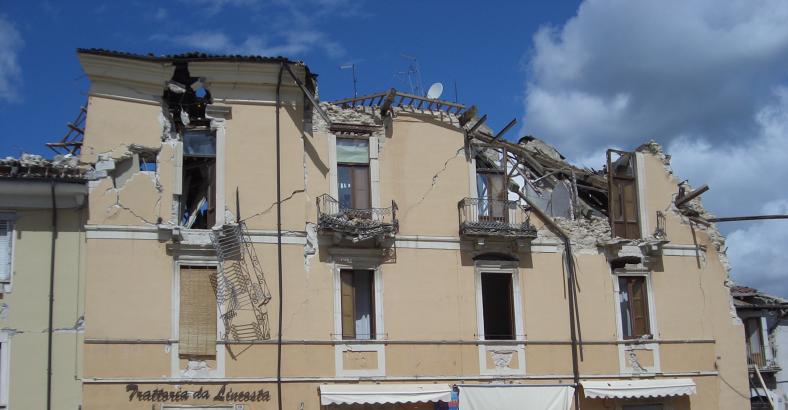 10 anni terremoto Abruzzo - 6 aprile 2009 - foto 25